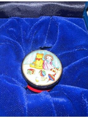 Halcyon Days  Mini Pill Enamel Box